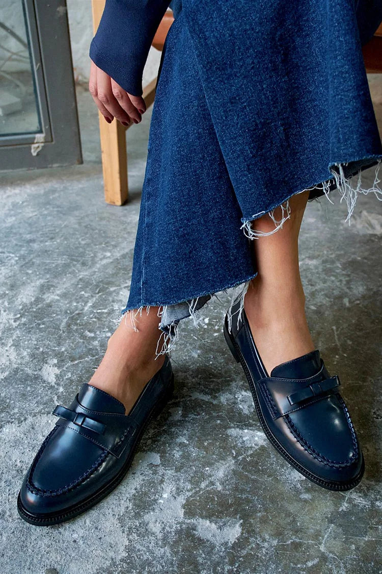 Mocassins bleu marine à motif contrasté à bout rond unis avec nœud