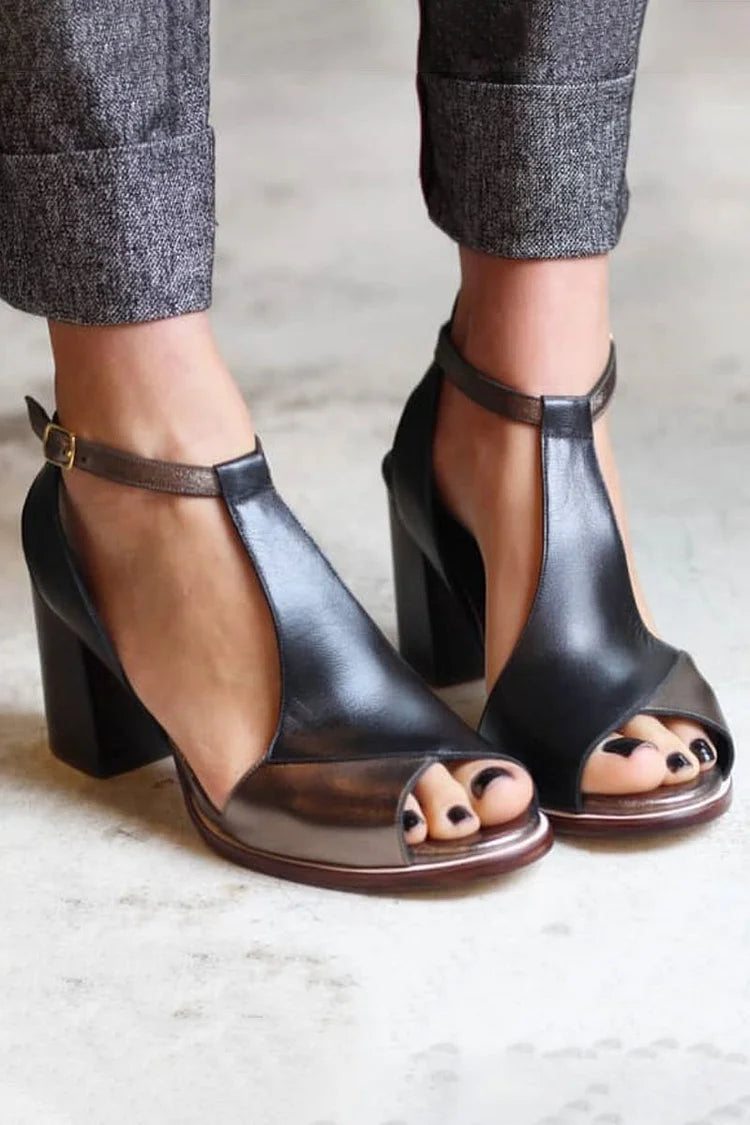 Talons larges à bout ouvert à motif contrasté noir avec bride à la cheville