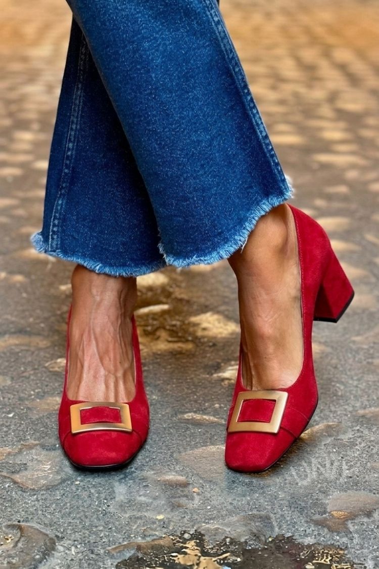 Talons larges à motif contrasté bleu marine avec bout carré