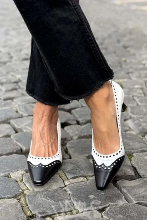 Talons moyens élégants à bout pointu avec découpe bicolore