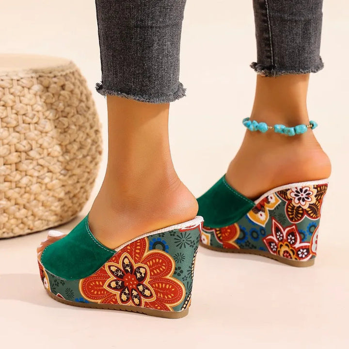 Joelle™ — Mules sculpturales à talon fleuri