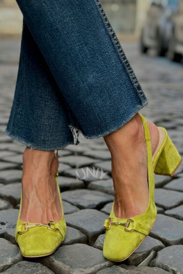 Talons en daim Olive avec bride arrière