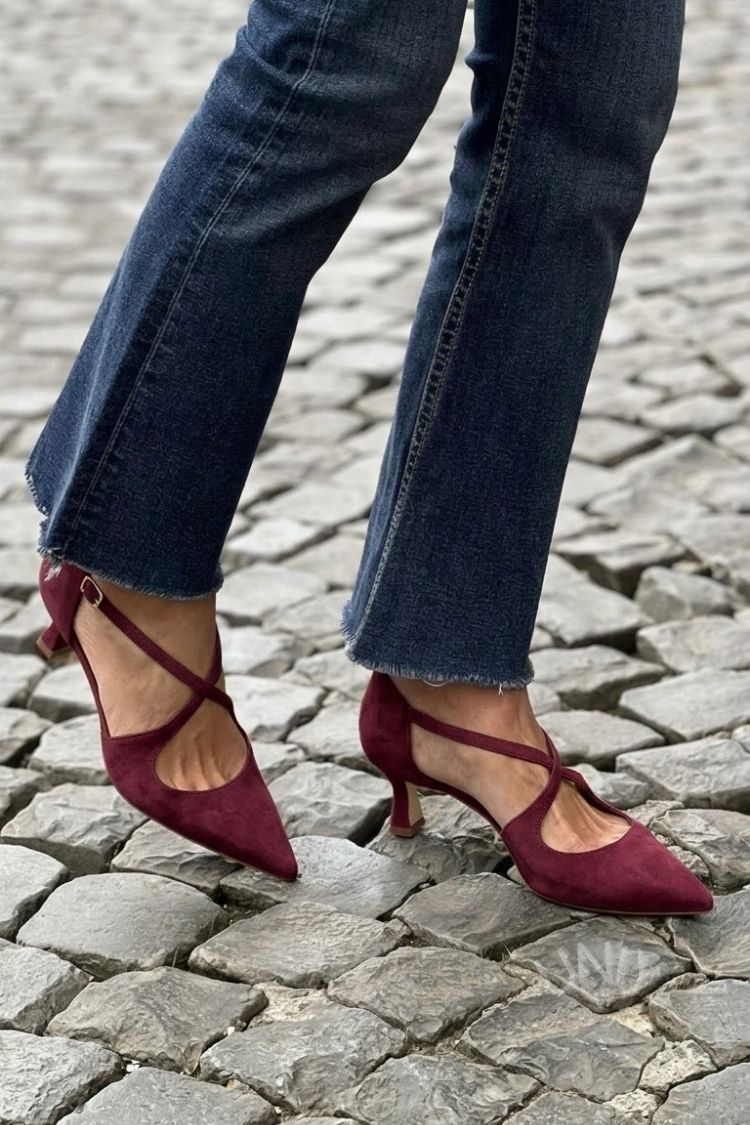 Escarpins kaki unis à bout pointu avec boucle et brides croisées