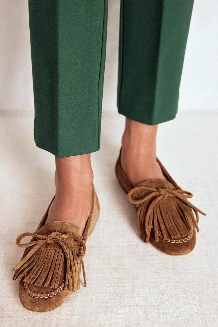 Mocassins camel unis à bout rond avec franges