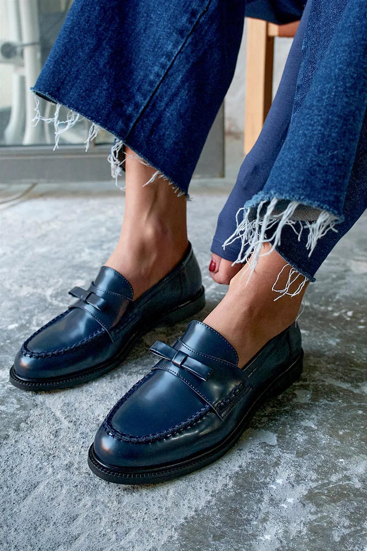 Mocassins bleu marine à motif contrasté à bout rond unis avec nœud