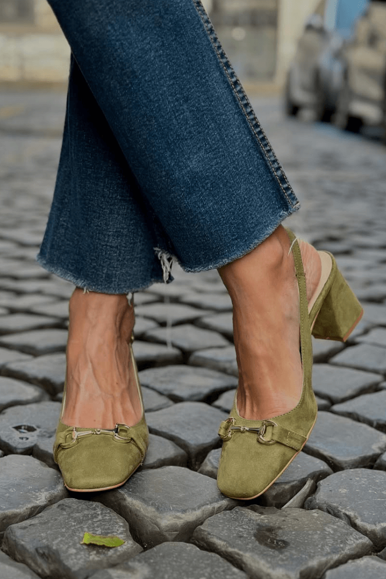 Talons en daim Olive avec bride arrière