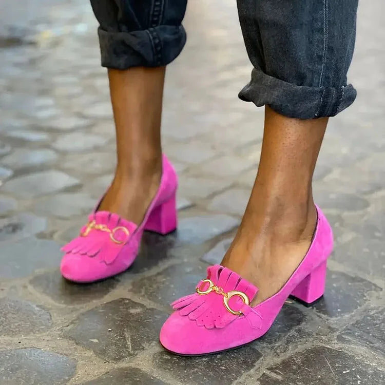 Talons larges mats à bout rond avec boucle et franges élégantes