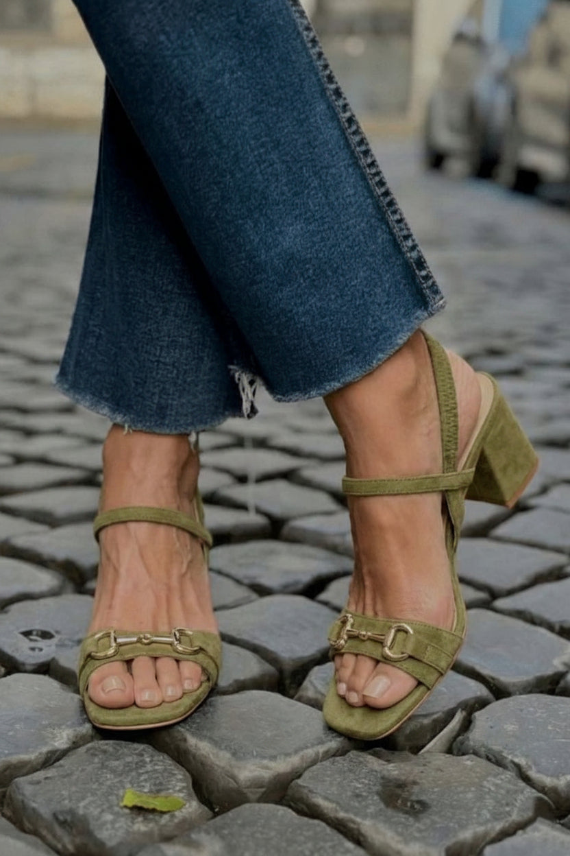 Sandales à bride arrière en daim vert olive à talon bloc
