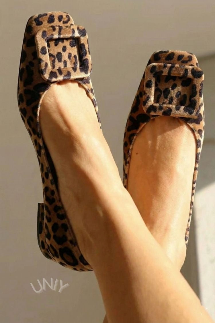 Ballerines en velours à bout carré avec boucle