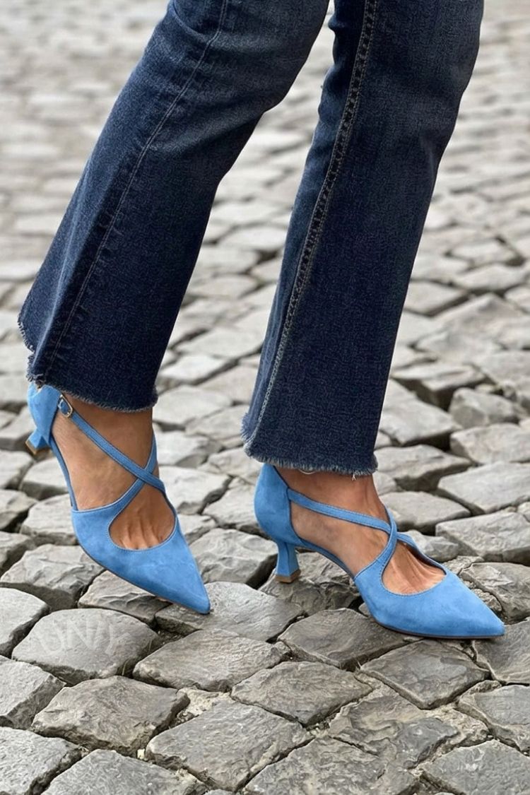 Escarpins kaki unis à bout pointu avec boucle et brides croisées