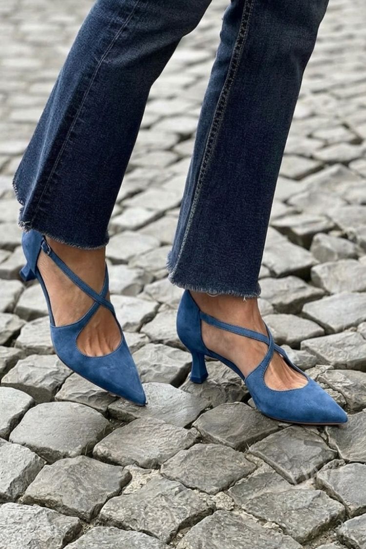 Escarpins kaki unis à bout pointu avec boucle et brides croisées
