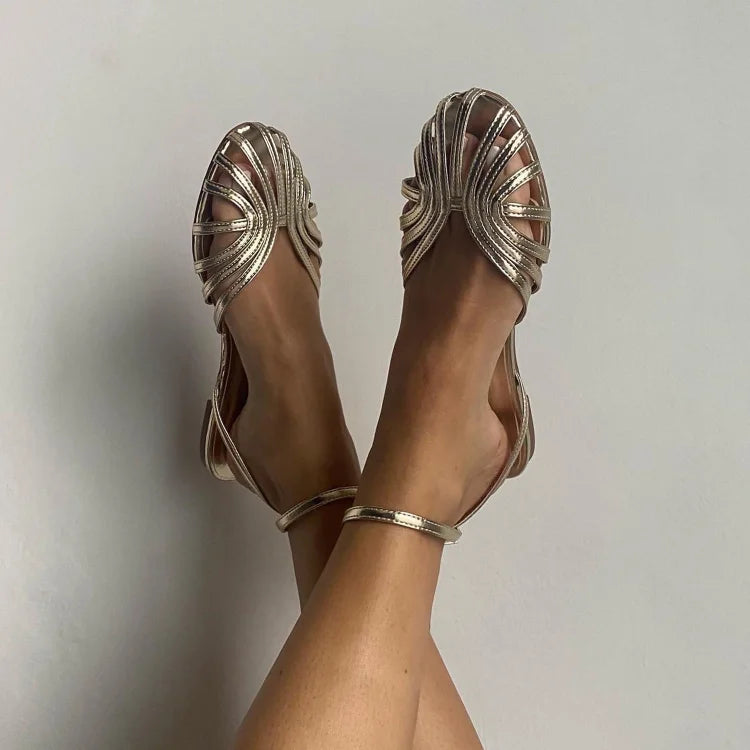 Ballerines unies à bout rond avec bride à la cheville