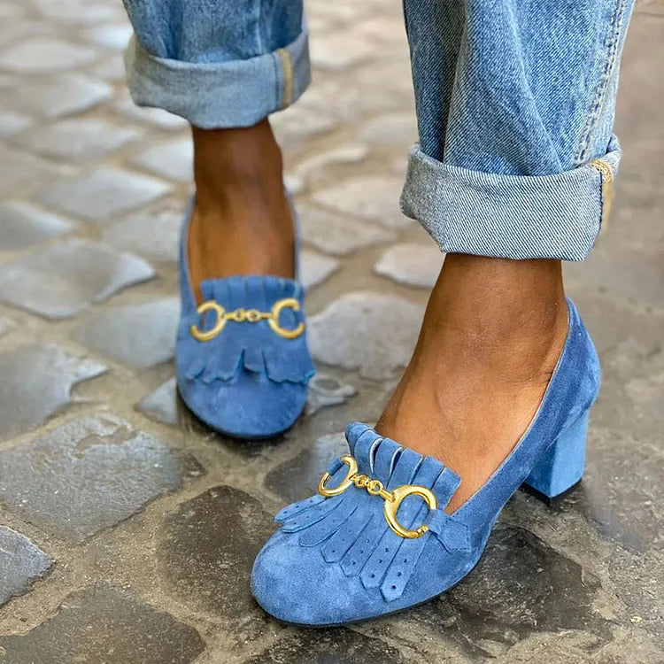 Talons larges mats à bout rond avec boucle et franges élégantes