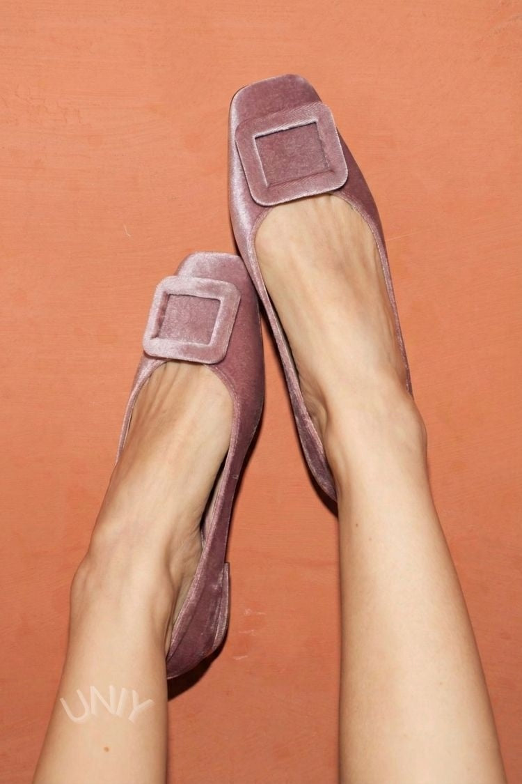 Ballerines en velours à bout carré avec boucle