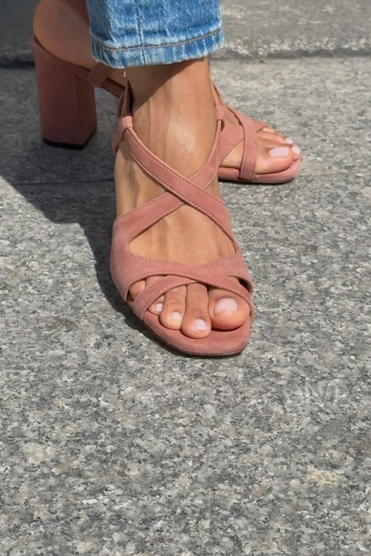 Sandales en daim élégantes Rose Rosé à brides croisées et talon bloc