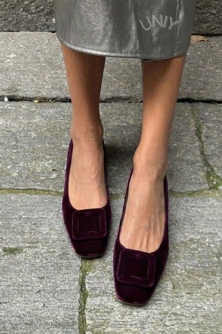 Ballerines en velours à bout carré avec boucle