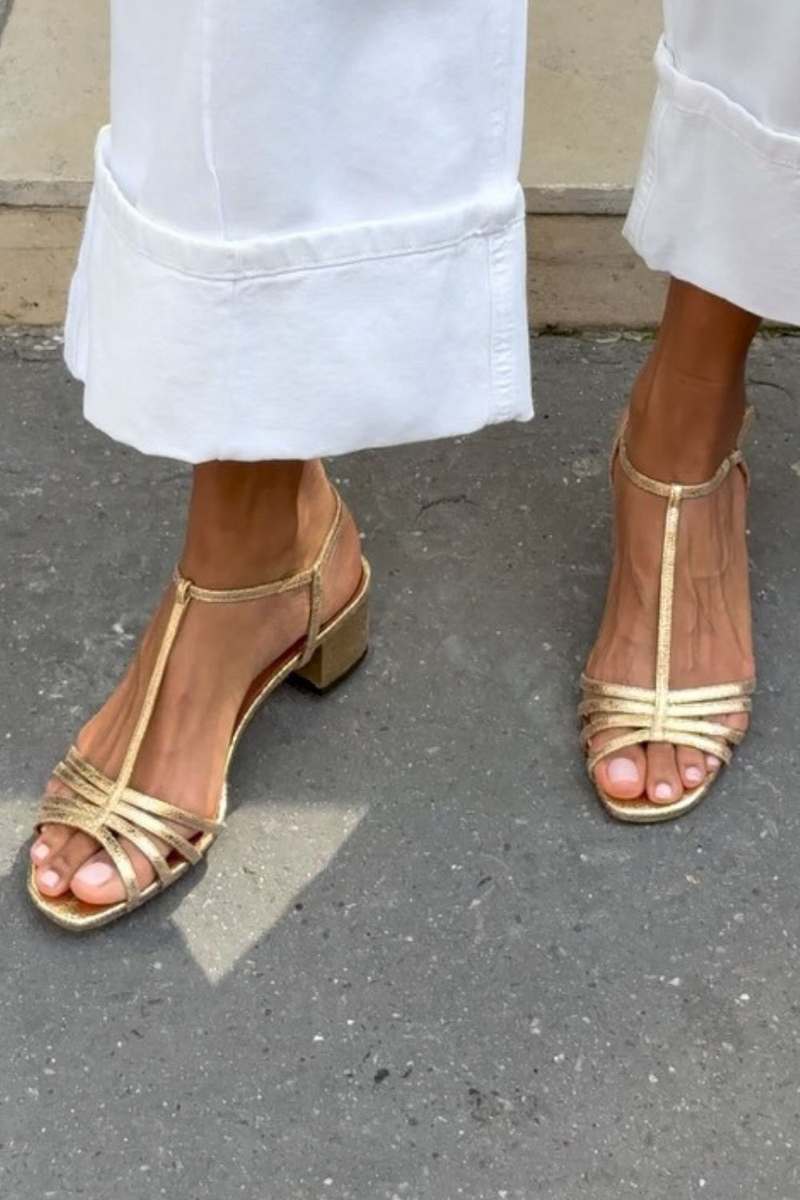 Sandales métalliques à boucle, avec bride en T et talon carré