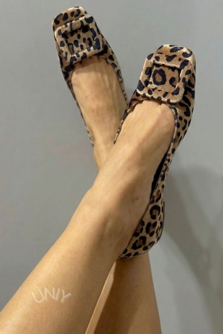 Ballerines en velours à bout carré avec boucle