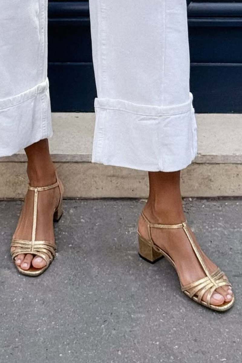 Sandales métalliques à boucle, avec bride en T et talon carré