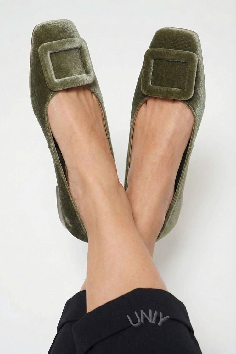 Ballerines en velours à bout carré avec boucle