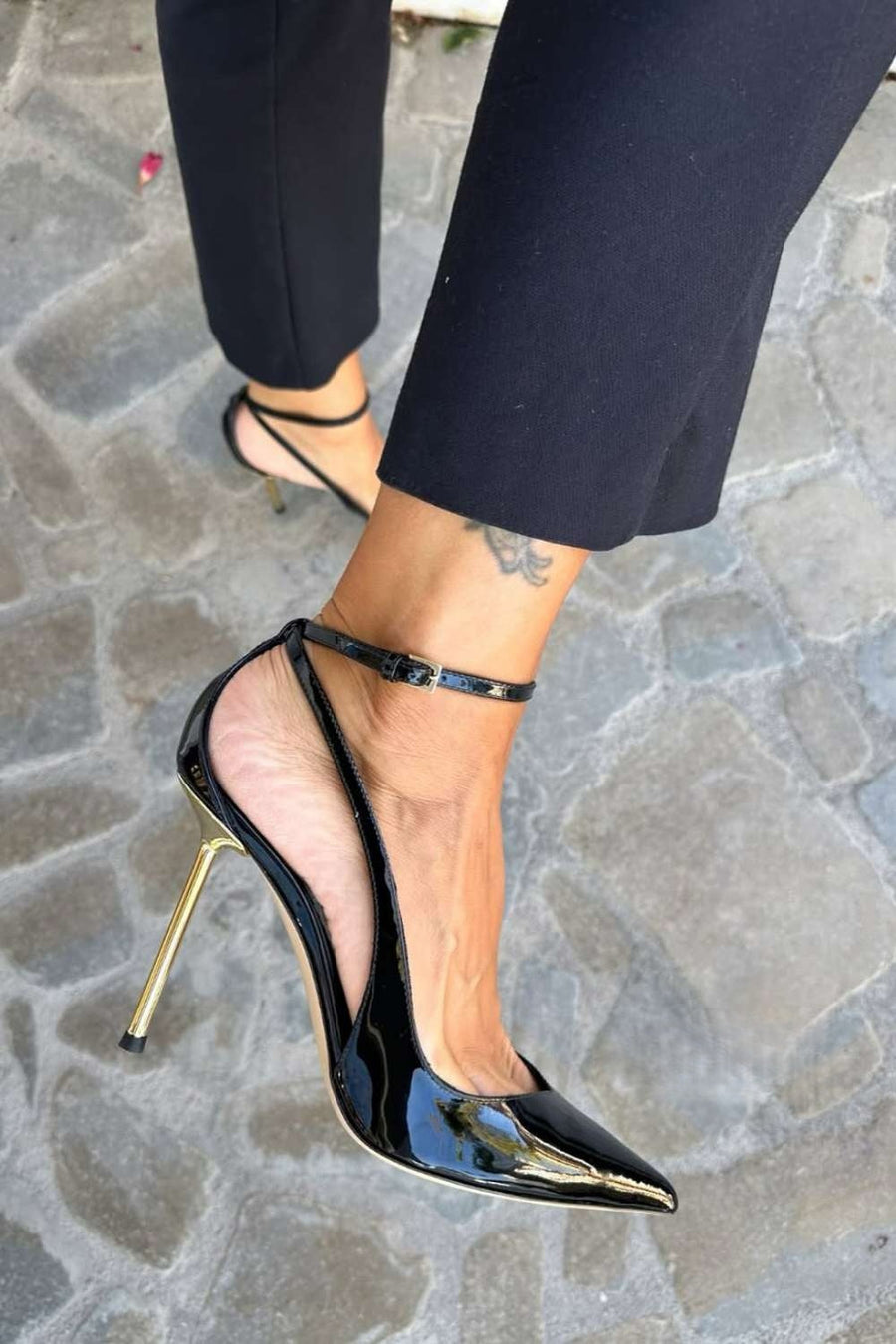 Escarpins Vernis Noirs avec Bride de Cheville