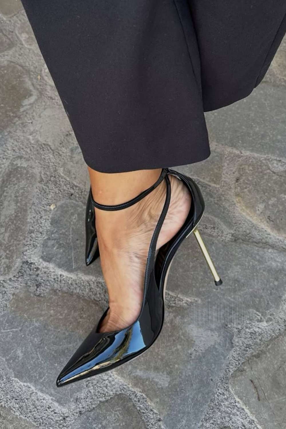 Escarpins Vernis Noirs avec Bride de Cheville