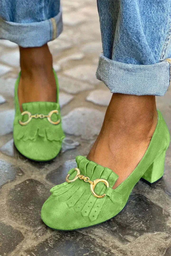 Talons larges mats à bout rond avec boucle et franges élégantes