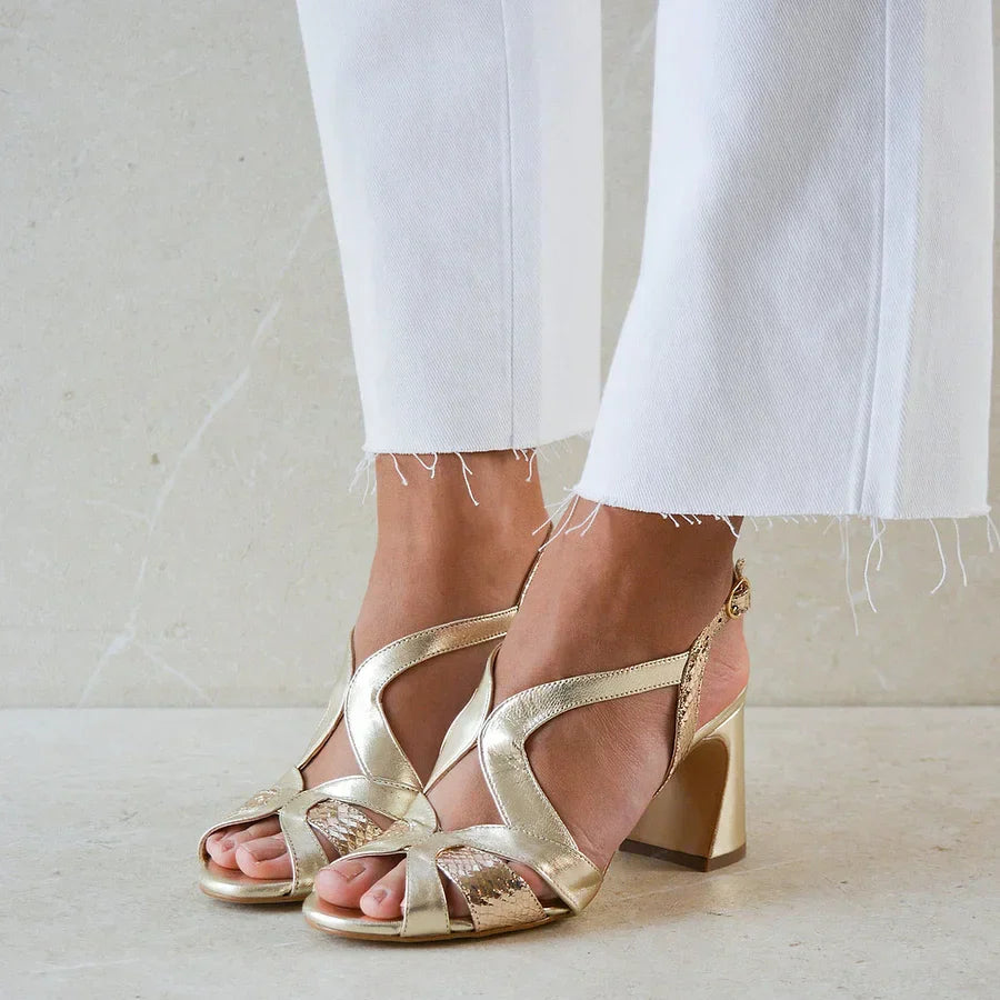 Talons larges à découpe peep toe scintillants au design asymétrique
