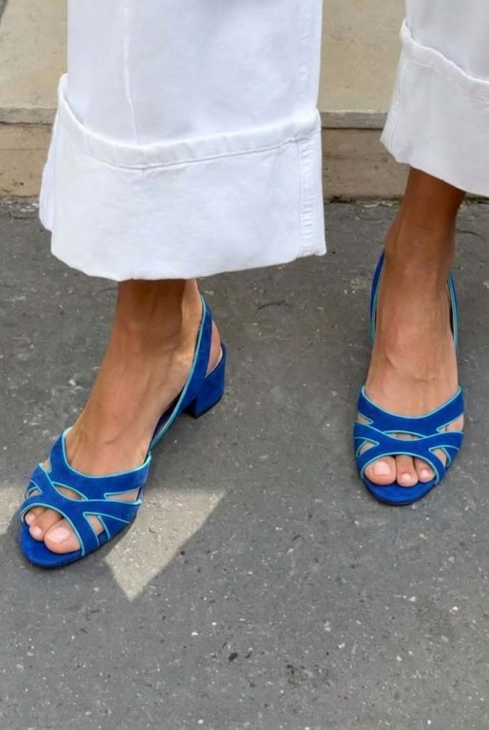 Sandales basses à emboîtement avec découpe et bout ouvert