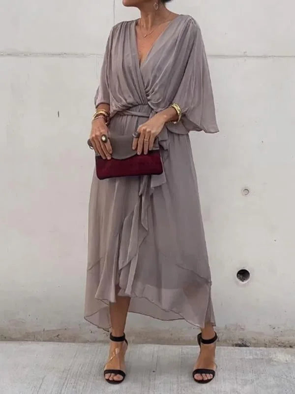 Louisa – Robe en chiffon avec décolleté en v